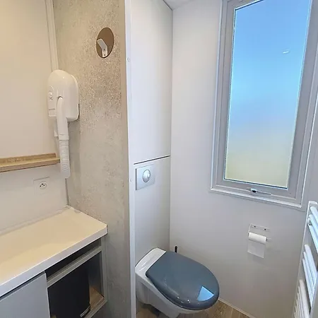 Mobil-home Confort 6 Pers, 200m Plage, Piscine Chauffee, 2 Sdb, Jullouville. - Fr-1-361a-58 펜션 *