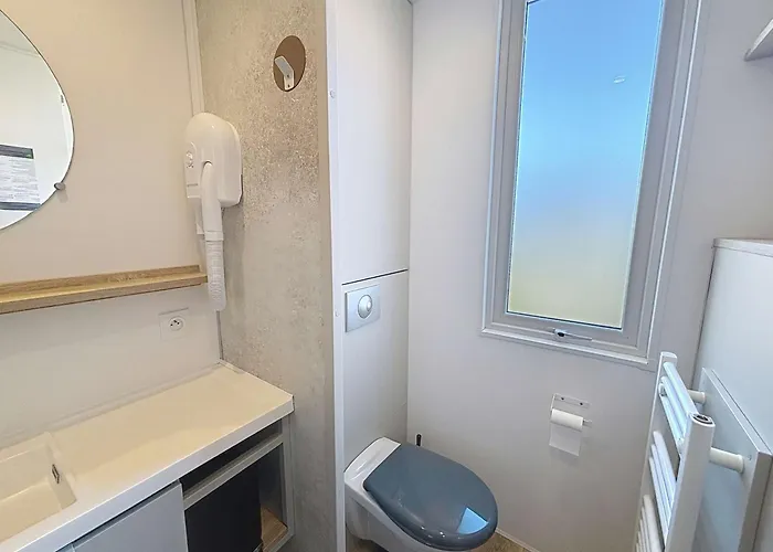 Mobil-home Confort 6 Pers, 200m Plage, Piscine Chauffee, 2 Sdb, Jullouville. - Fr-1-361a-58 別荘 *