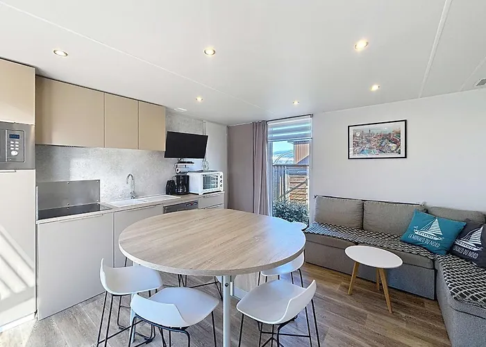 別荘 Mobil-home Confort 6 Pers, 200m Plage, Piscine Chauffee, 2 Sdb, Jullouville. - Fr-1-361a-58