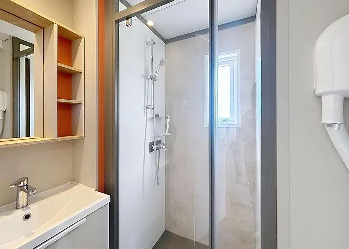 別荘 Mobil-home Confort 6 Pers, 200m Plage, Piscine Chauffee, 2 Sdb, Jullouville. - Fr-1-361a-58 *