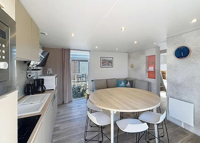 Mobil-home Confort 6 Pers, 200m Plage, Piscine Chauffee, 2 Sdb, Jullouville. - Fr-1-361a-58 別荘 *